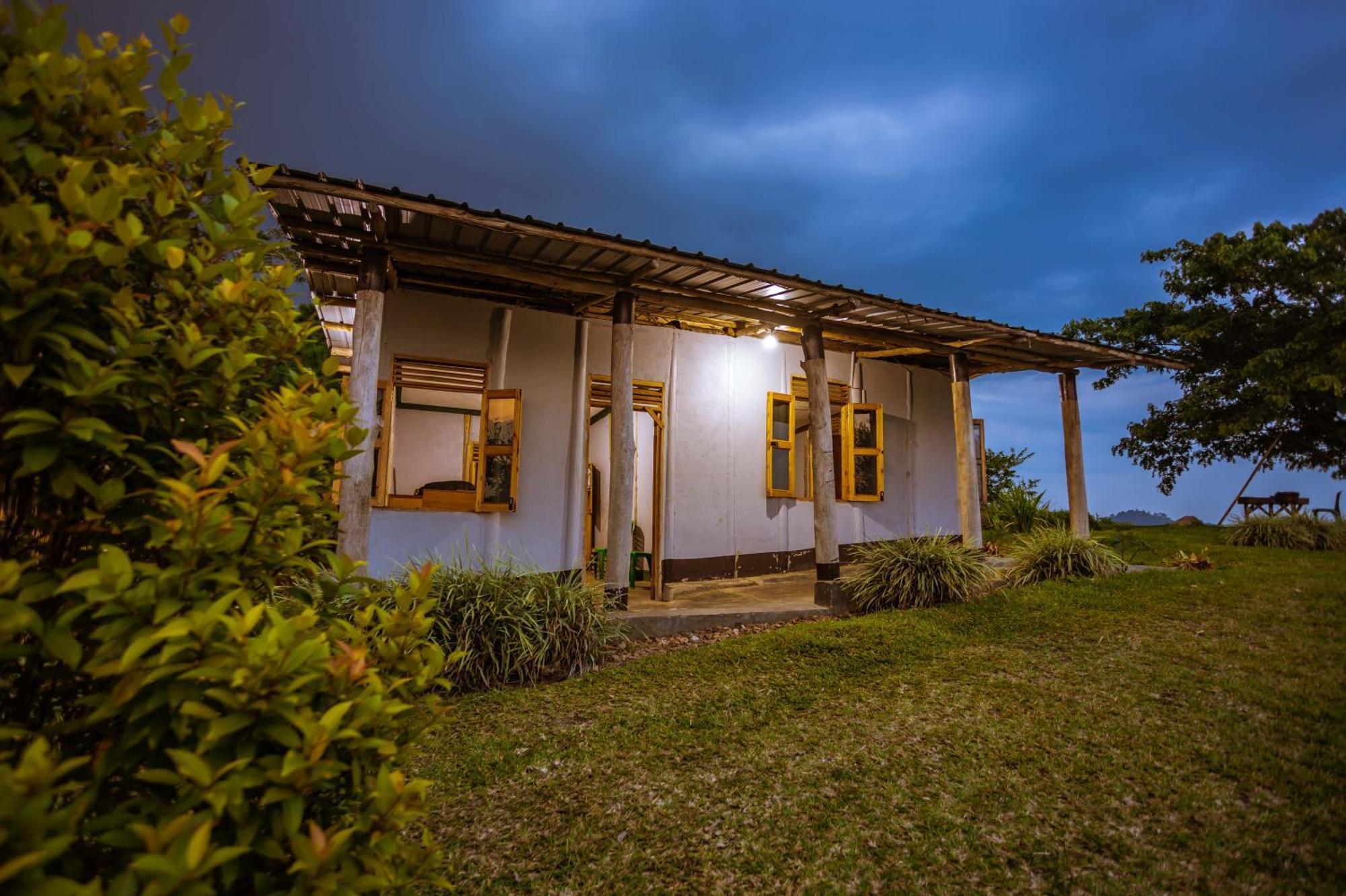Lake Mwamba Lodge Kasenda Exterior photo